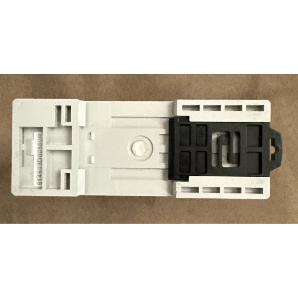 Idec: PS5R-SC24 Power Supply. 30W Output. Input: 100-240VAC, 0.9A.